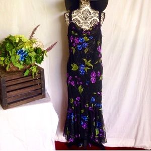 NWT Onyx Flowing Hem Floral Slip Dress